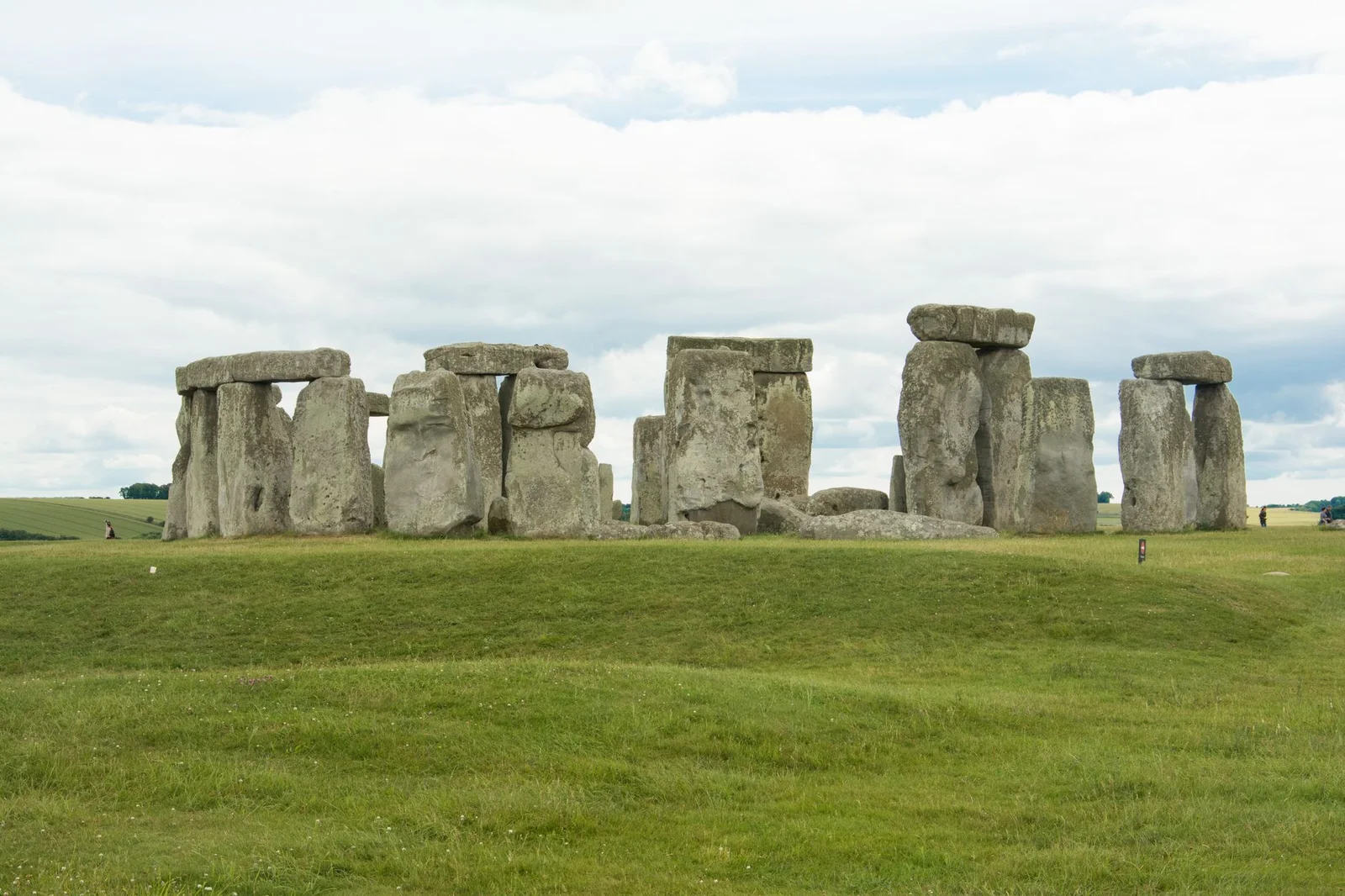 Hà Nội – London – Amesbury – Bath – Cardiff – Cotswolds – Manchester – Old Trafford – Edinburgh – York/Leeds – Oxford 10
