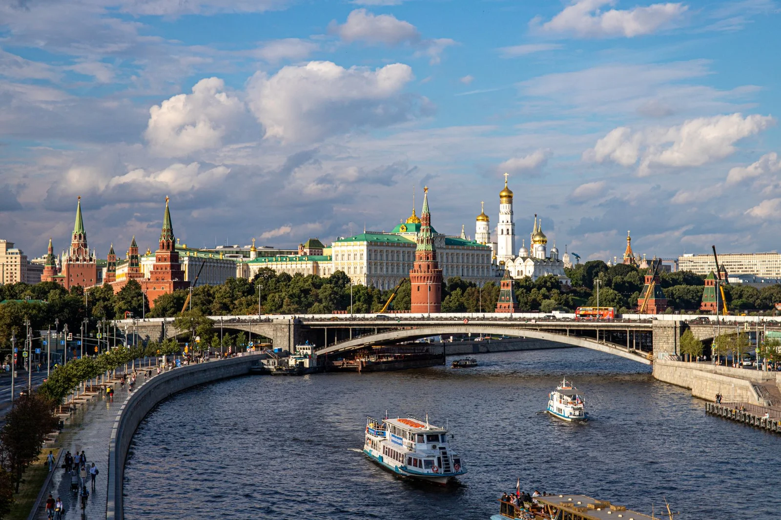 Cung Đường Vàng Nga – Dubai Moscow – Sergiyev Posad – Etnomir – ST PETERSBURG 11 ngày – 10 đêm 11N10Đ