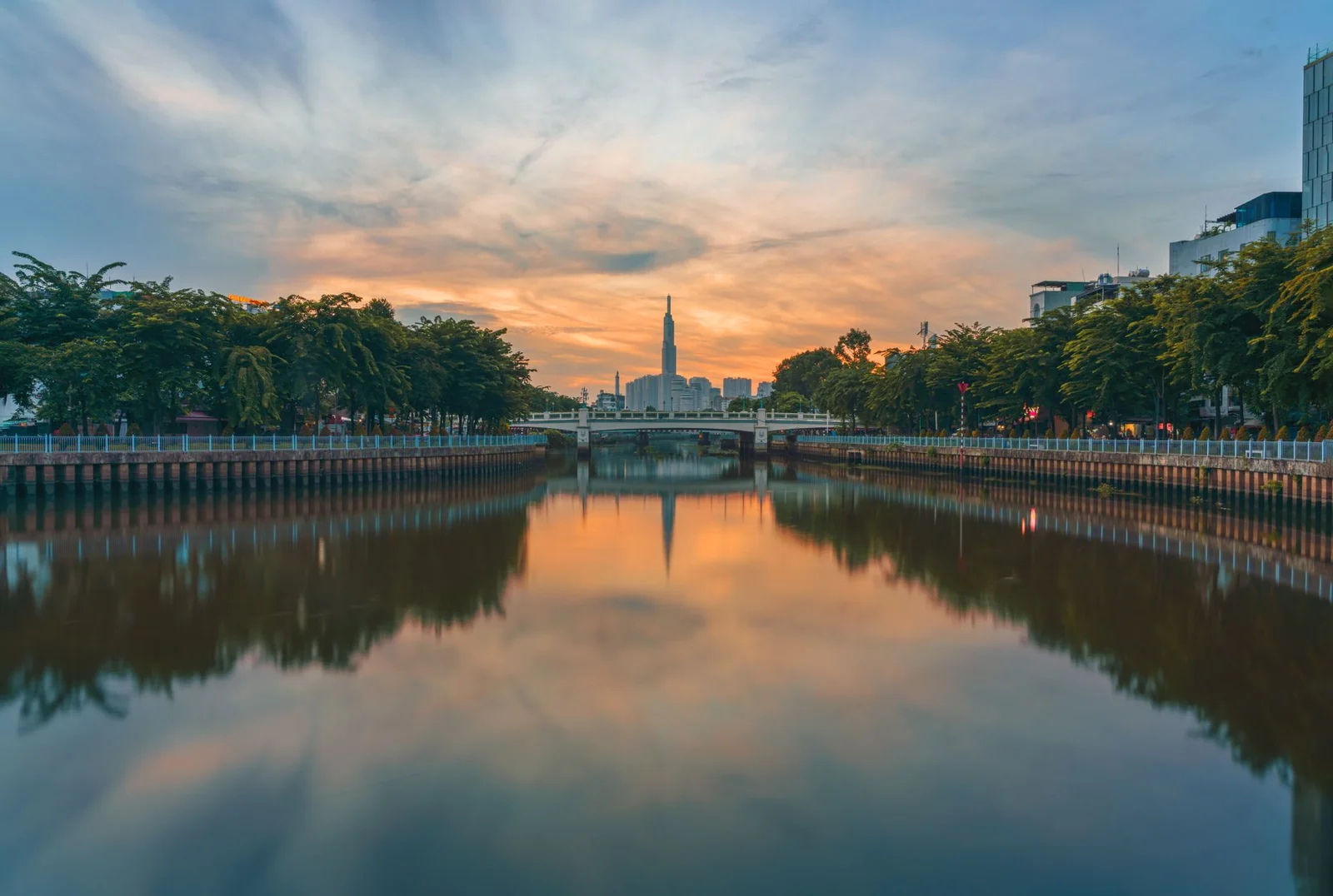 Hàng Châu – Thượng Hải – Freeday/Disneyland – Ô Trấn – Đầm Thanh Sơn – Hàng Châu 6N5Đ