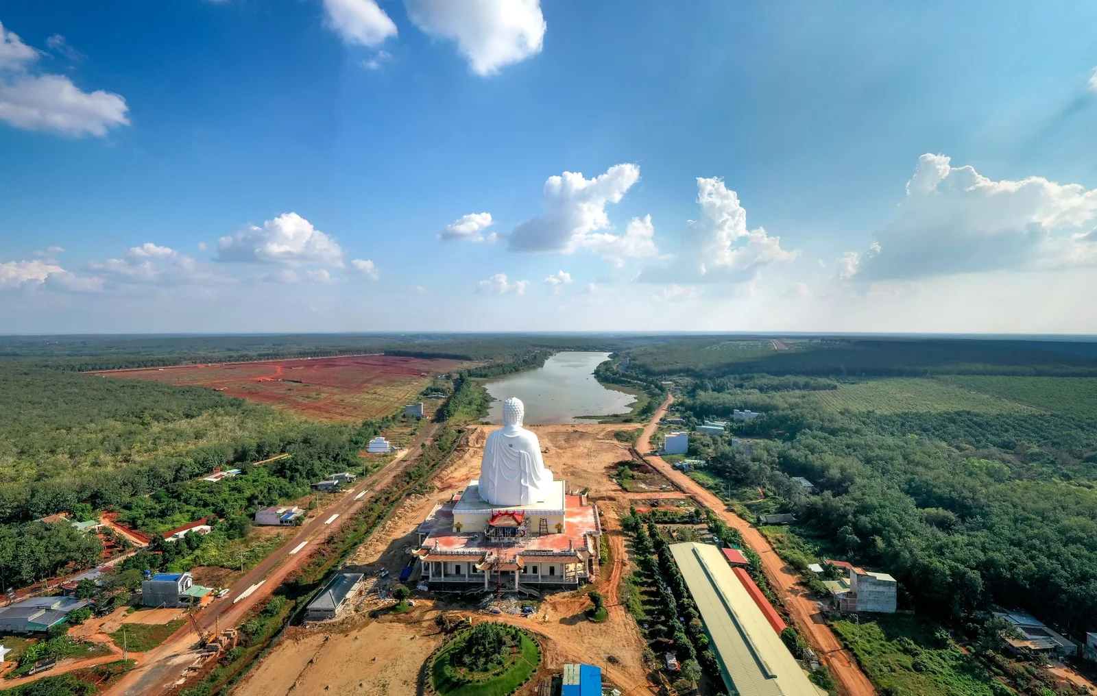 Hà Nội – Sài Gòn – Củ Chi – Tây Ninh – Mỹ Tho – Bến Tre – Hà Nội 4N3Đ