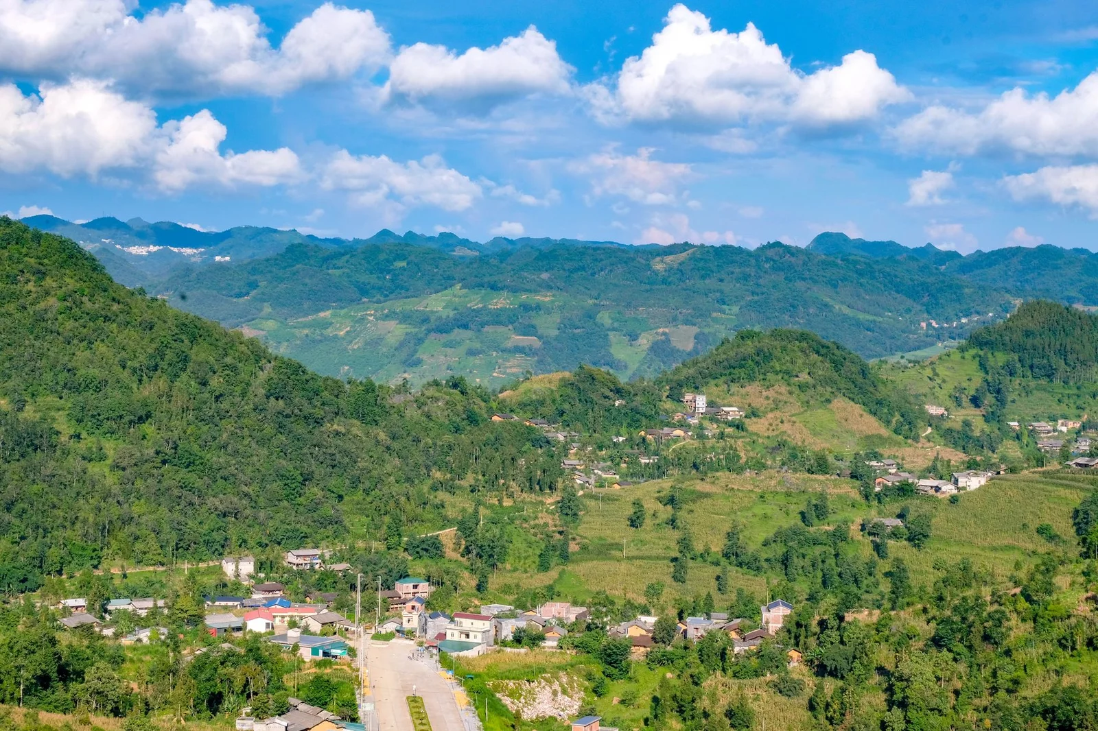 Hà Nội – Thành Đô – Cổ Trấn Lạc Đới – Cửu Trại Câu – Lạc Sơn Đại Phật 6N5Đ